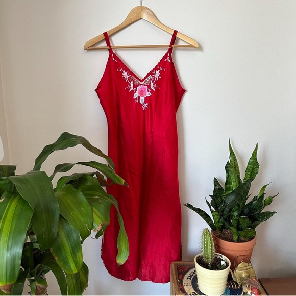 Silk Elegant Red Embroidered slip Asian teddy lingerie - Picture 1 of 5